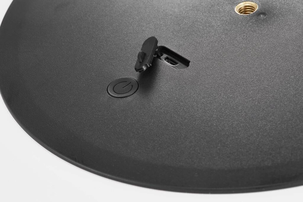 Sponge 20 pendant USB port.